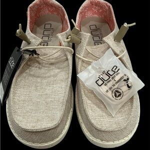 Hey Dude Tan Shoes woman’s size 9 New w Tags